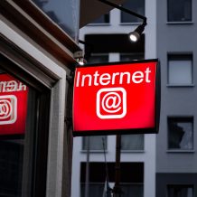 Kreacja reklam internetowych – co składa się na sukces?